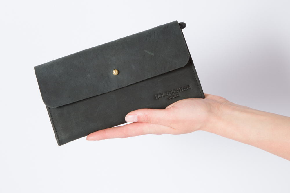women's leather wallet in black color