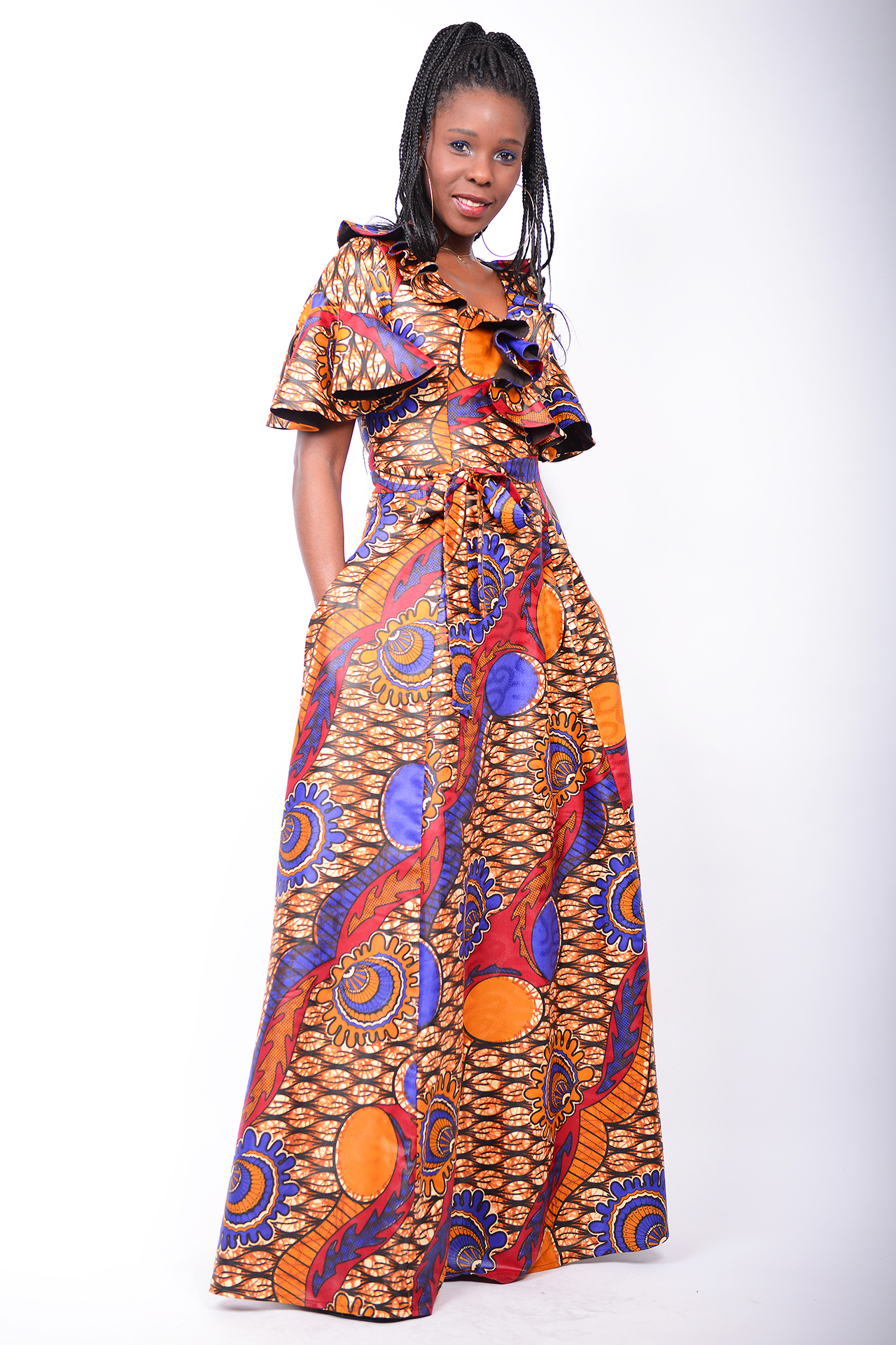Afrikanische Mode - Neue Modellkleider in der Kollektion von Euge-W
