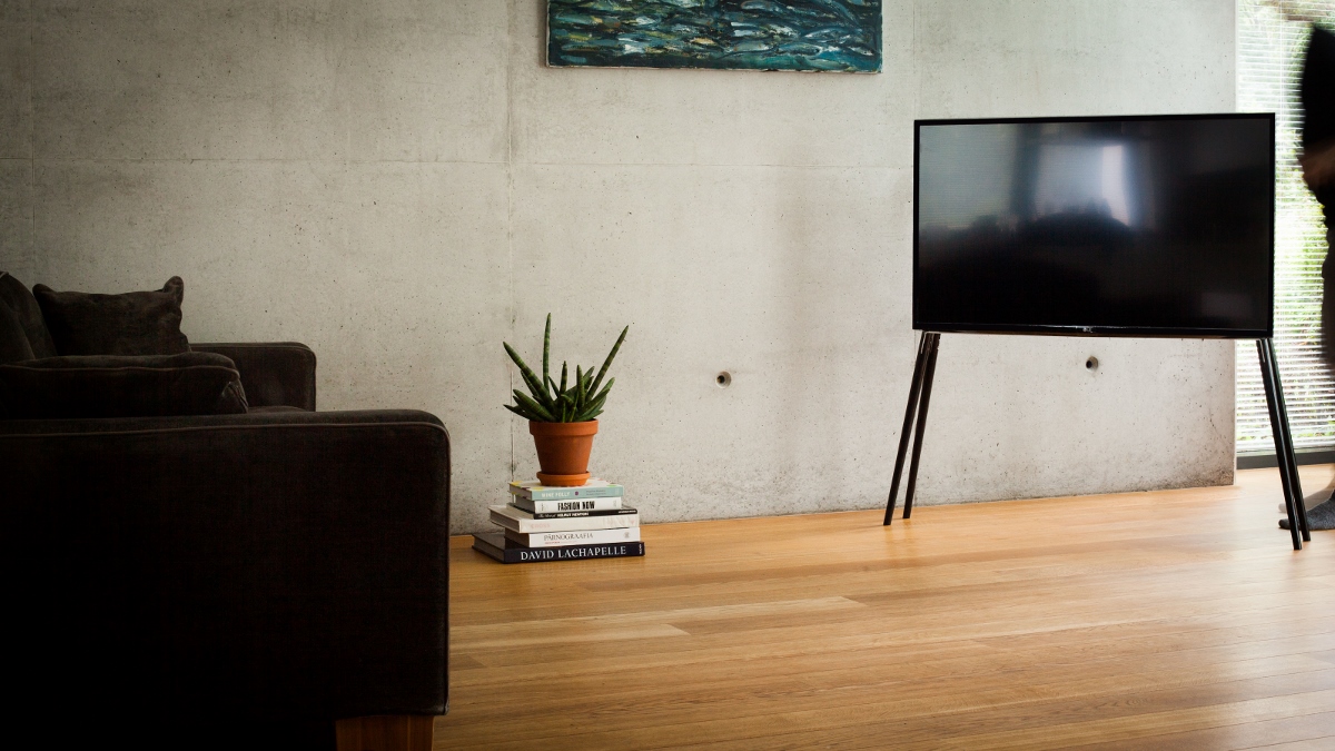 TV-Ständer aus Holz schwarz schmal kaufen