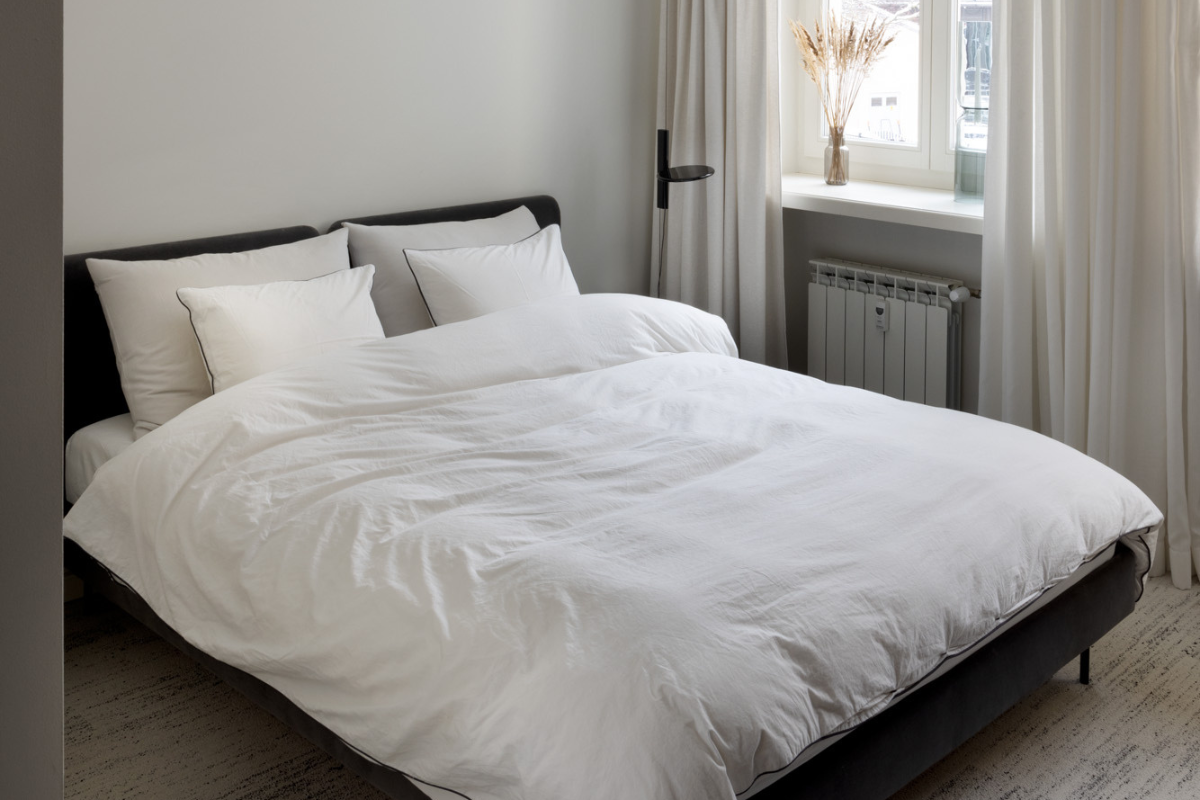 Minimalistisches Bett für Schlafzimmer skandinavisches Design