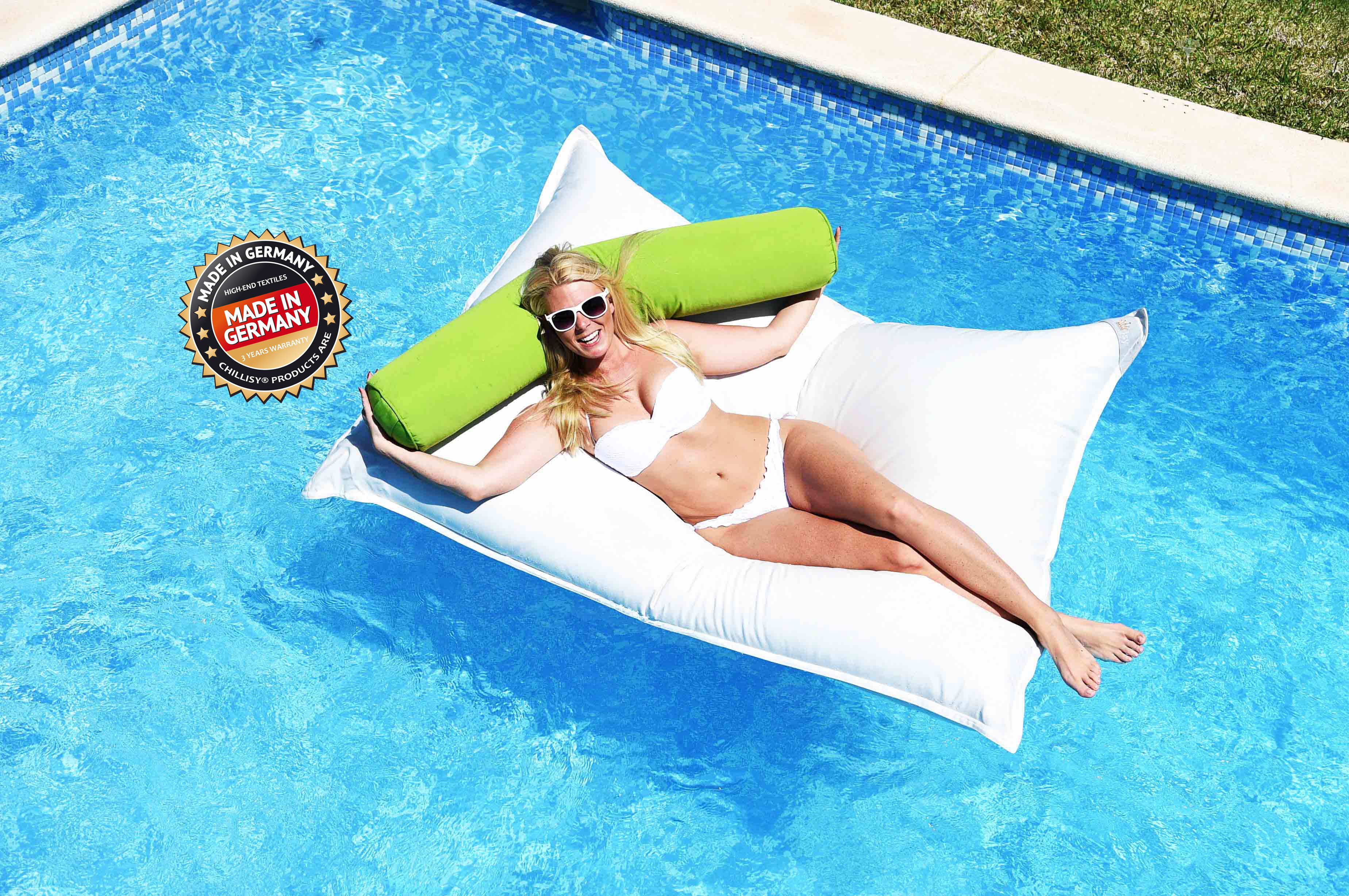 float-mallorca-poolkissen-weiss-pool-noodle-chillisy-made-in-germanyeng.jpg